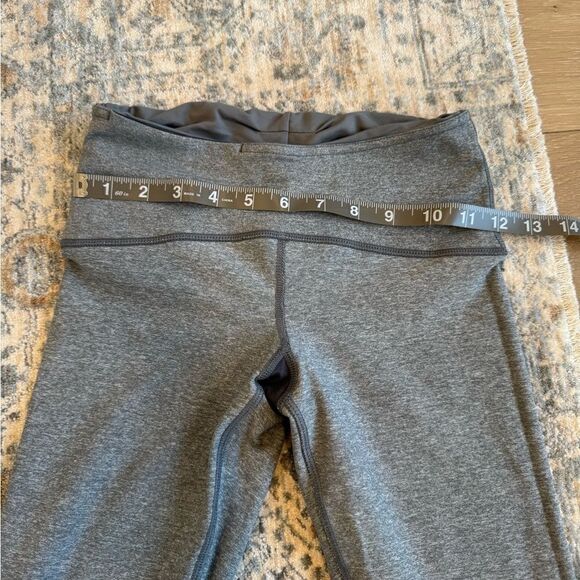 Lululemon cropped legging - Picture 4 of 9